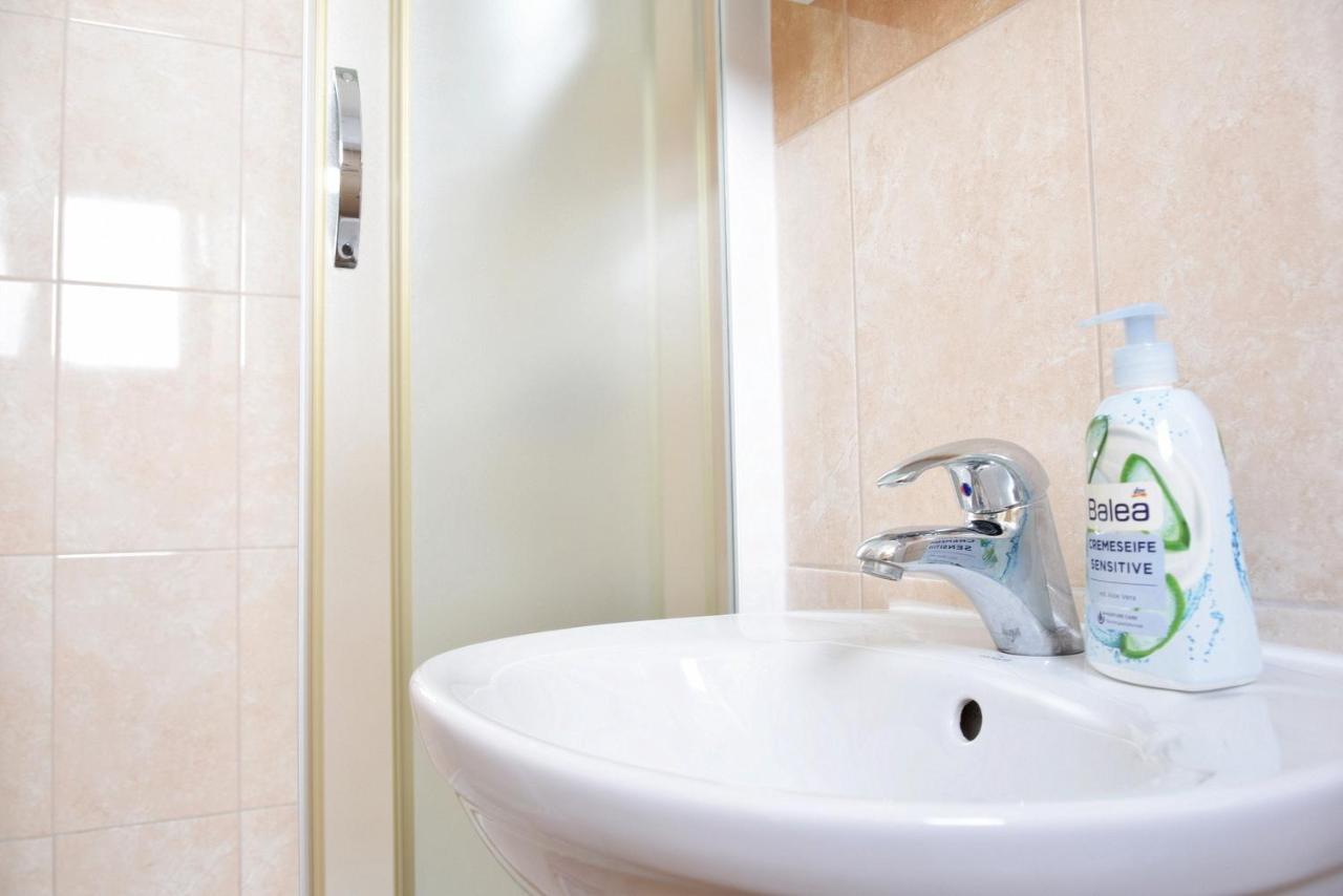 Rooms Vilma Close To Rab City Palit Exterior foto