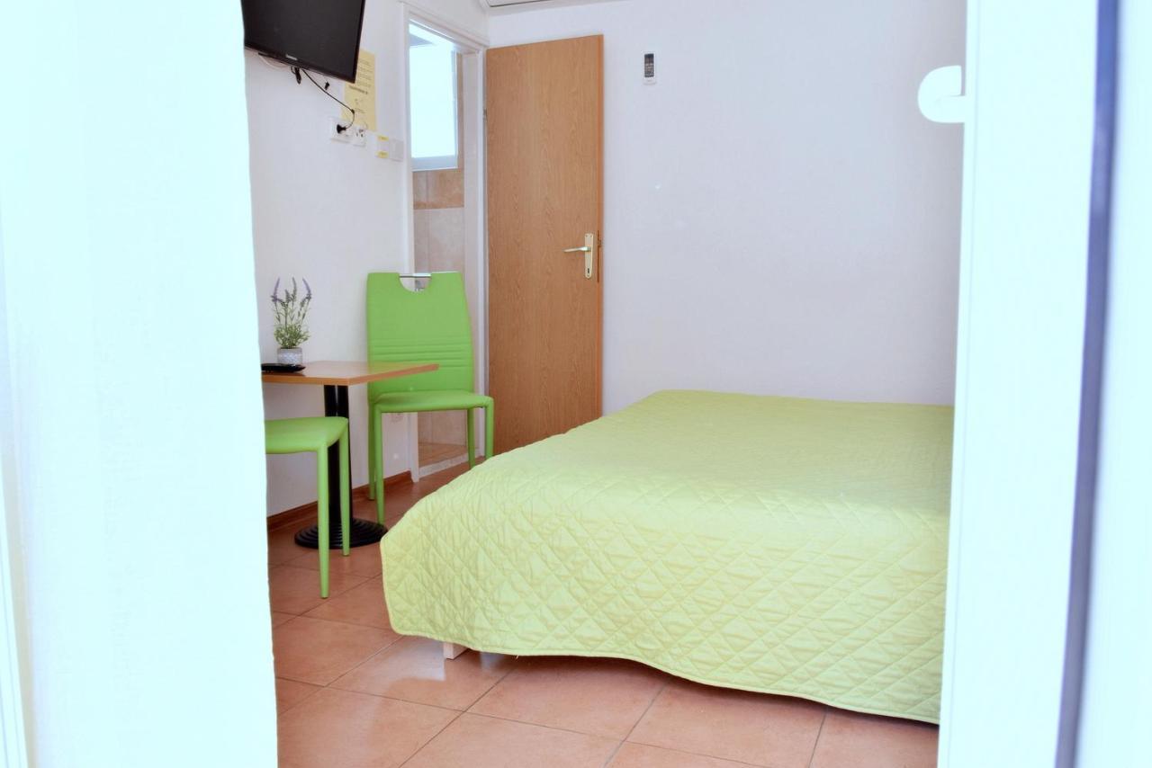 Rooms Vilma Close To Rab City Palit Exterior foto